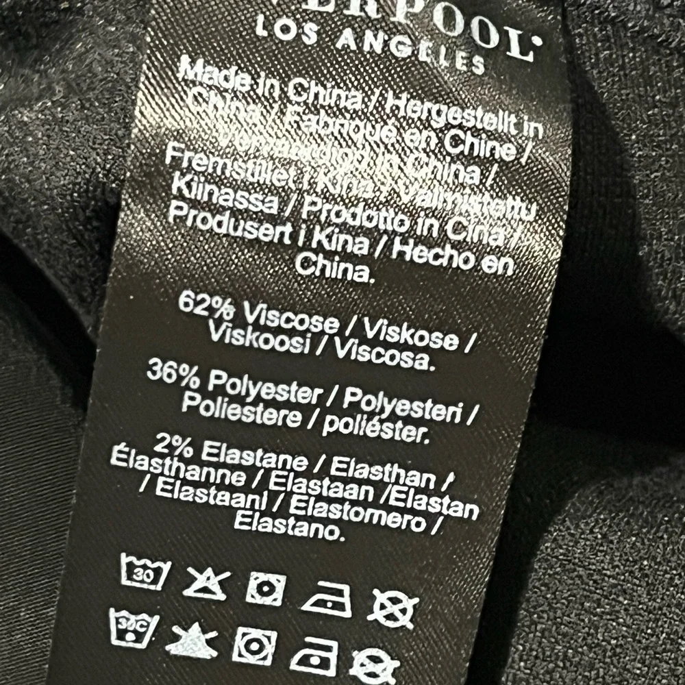 LIVERPOOL Utility Crop w/Tab
Hem & Cargo Pockets size 16 - Picture 10 of 10